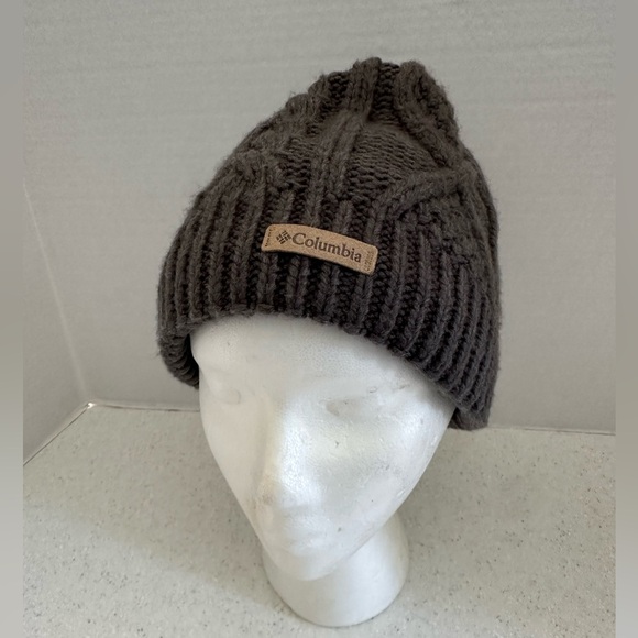 Columbia Gray Cable Knit Fleece Lined Women’s One Size Beanie Hat! Warm! Cozy! - Picture 1 of 10